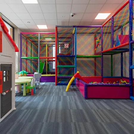 Osiedle Feniks Z Basenem & Sauna I Sala Zabaw By Renters Kołobrzeg