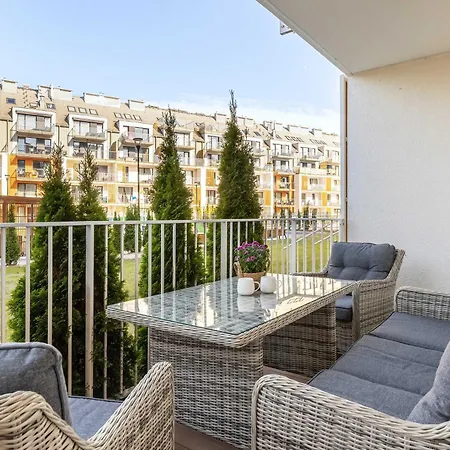 Апартаменты Osiedle Feniks Z Basenem & Sauna I Sala Zabaw By Renters Колобжег
